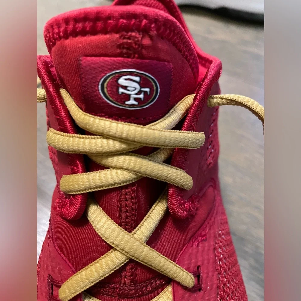 San Francisco 49ers Nike Air Max Typha 2 Shoes. Size 6.5 - Picture 9 of 9